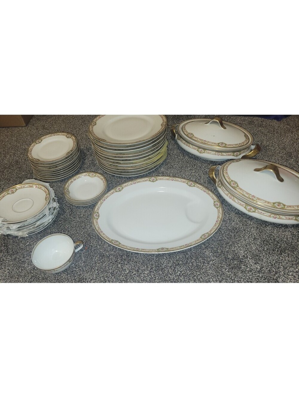 Theodore Haviland - France dining set